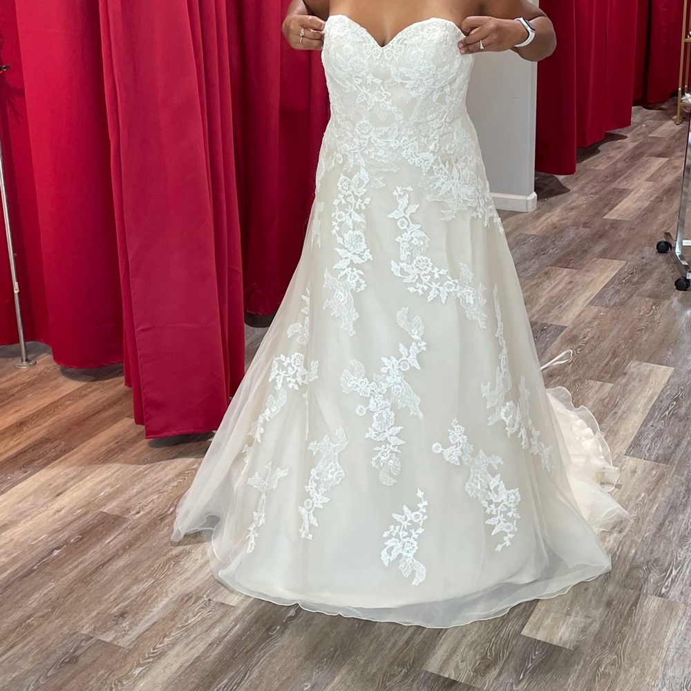 New Enzoani Beautiful Style BT16-19 Wedding Dress